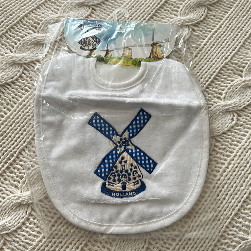 NWT Holland baby bib